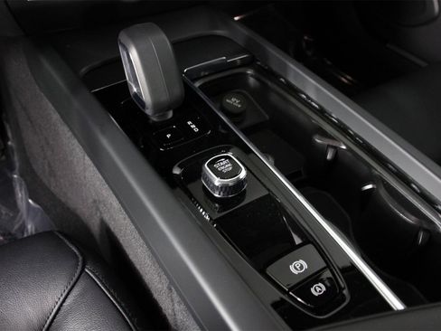 Certified 2023 Volvo S60 B5 Core image 15