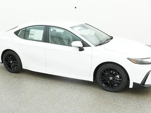 New 2026 Toyota Camry SE image 12