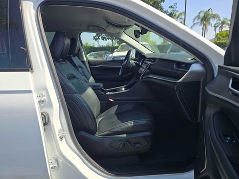 Used 2022 Jeep Grand Cherokee Limited RWD image 10