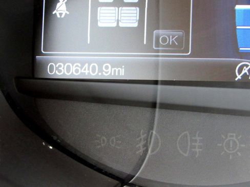 Used 2024 Ford Edge SEL image 6