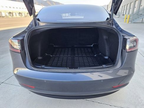 Used 2022 Tesla Model 3 Performance image 9