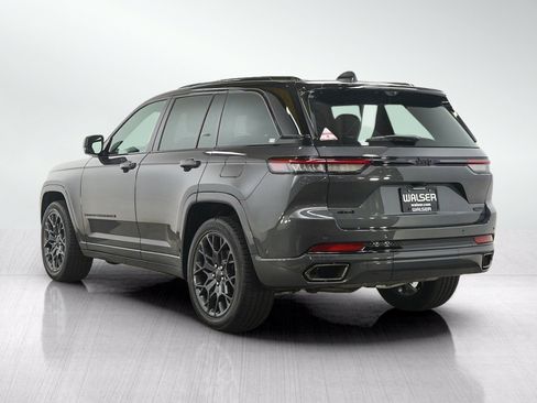 Used 2025 Jeep Grand Cherokee Summit AWD/4WD image 3