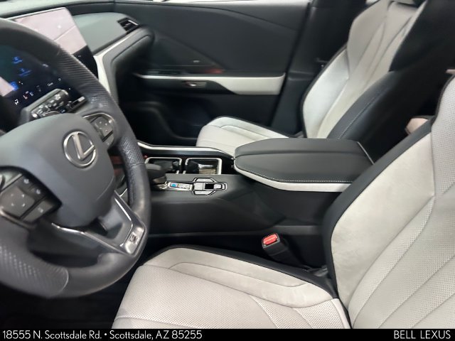 Used 2025 Lexus TX 500h AWD w/ Technology Package image 19