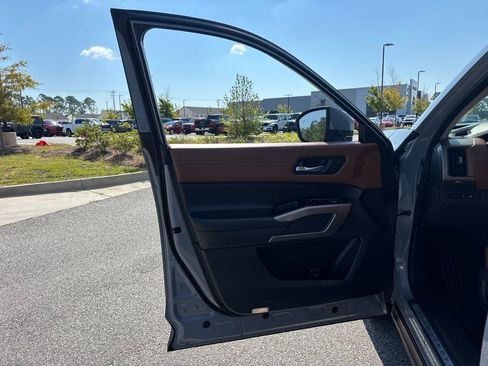 Used 2022 Nissan Pathfinder Platinum w/ Cargo Package AWD/4WD image 59