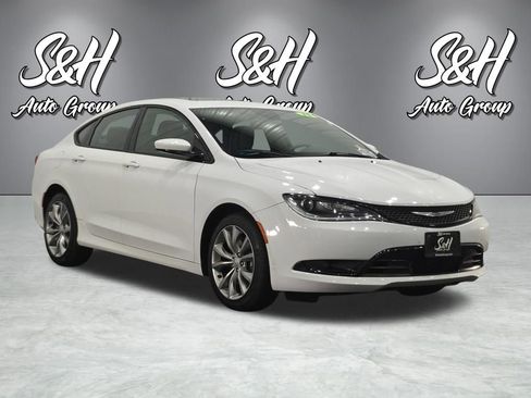 Used 2015 Chrysler 200 S w/ Navigation & Sound Group I AWD/4WD image 2