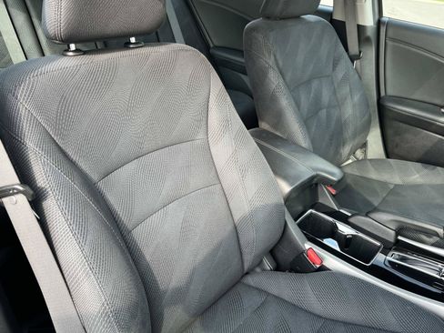 Used 2016 Honda Accord EX image 24