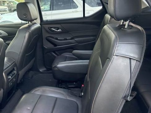 Used 2019 Chevrolet Traverse LT w/ LT Premium Package image 7