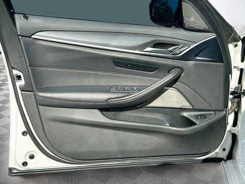 Used 2021 BMW 540i w/ Executive Package image 22