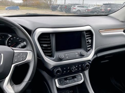 Used 2023 GMC Acadia SLE w/ Driver Convenience Package image 9