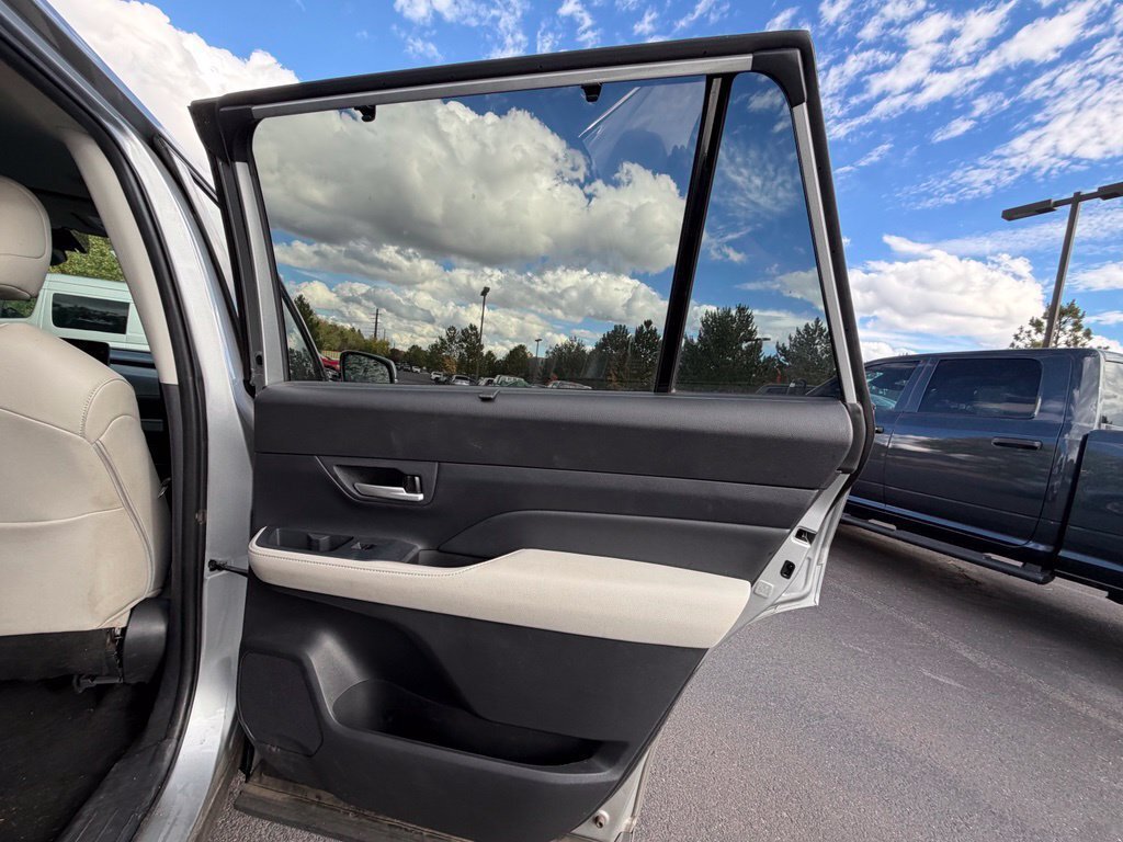 Used 2025 Toyota Grand Highlander AWD image 15