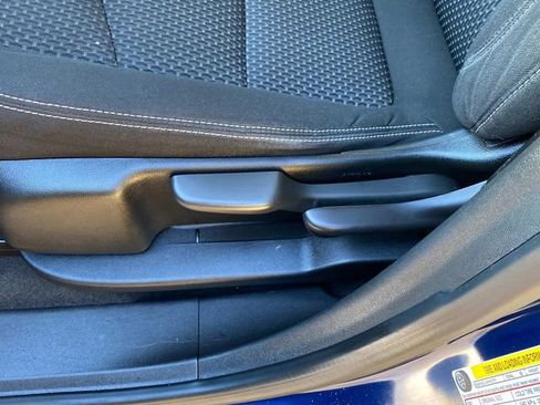 Used 2022 GMC Terrain SLE image 15