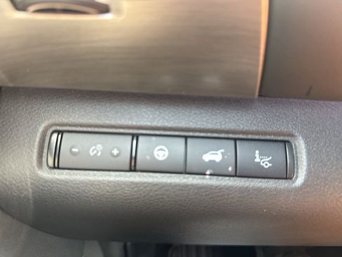 Used 2025 Nissan Pathfinder Platinum w/ Cargo Package FWD image 28