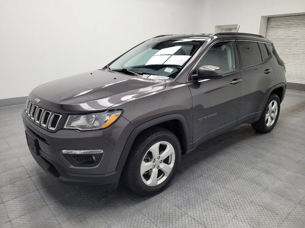 Used 2019 Jeep Compass Latitude w/ Popular Equipment Group AWD/4WD image 2