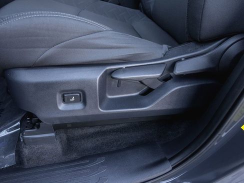 Certified 2025 Toyota Tacoma SR5 image 13