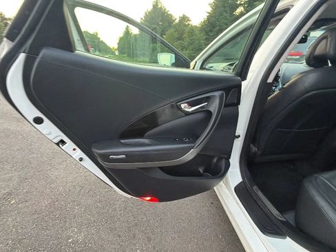 Used 2017 Hyundai Azera FWD image 47