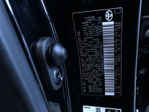 Certified 2024 Toyota Corolla LE image 32