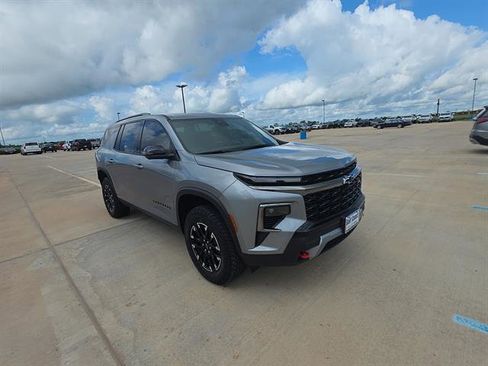 Used 2024 Chevrolet Traverse Z71 w/ LPO, Floor Liner Package AWD/4WD image 6