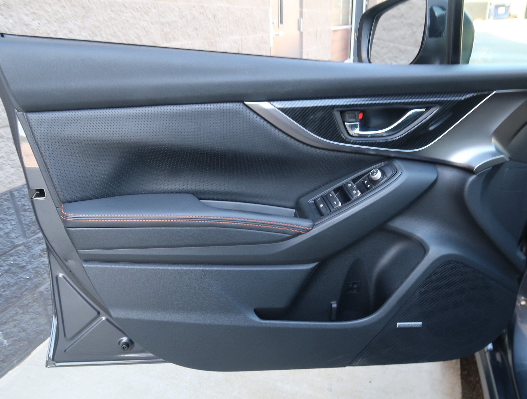 Used 2020 Subaru Crosstrek 2.0i Limited w/ Moonroof Package w/Navigation AWD/4WD image 16