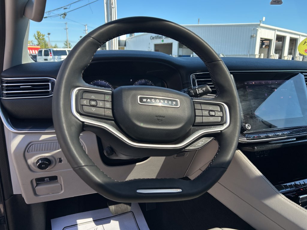 Used 2024 Jeep Wagoneer L 4WD w/ Premium Group I image 15
