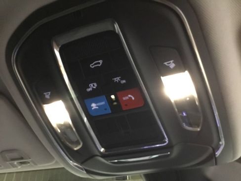 Used 2023 Jeep Grand Cherokee Limited w/ Luxury Tech Group II AWD/4WD image 38