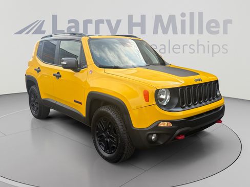 Used 2018 Jeep Renegade Trailhawk w/ Cold Weather Group II AWD/4WD image 7