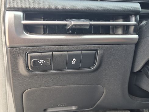 Used 2025 Hyundai Tucson SE FWD image 28