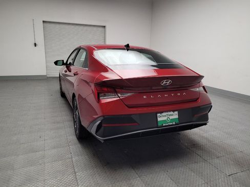 Used 2025 Hyundai Elantra SEL image 6