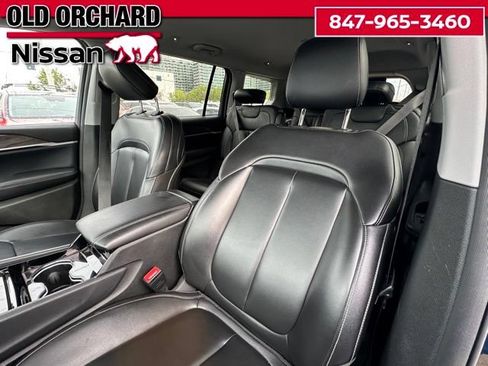 Used 2023 Jeep Grand Cherokee L Limited AWD/4WD image 11