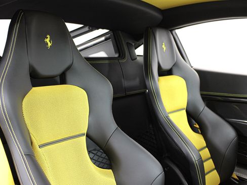 Used 2015 Ferrari 458 Speciale Coupe RWD image 28