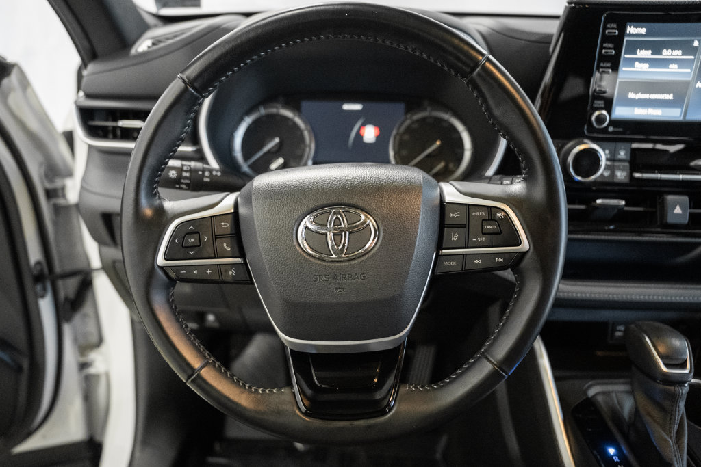 Used 2022 Toyota Highlander XSE AWD/4WD image 24