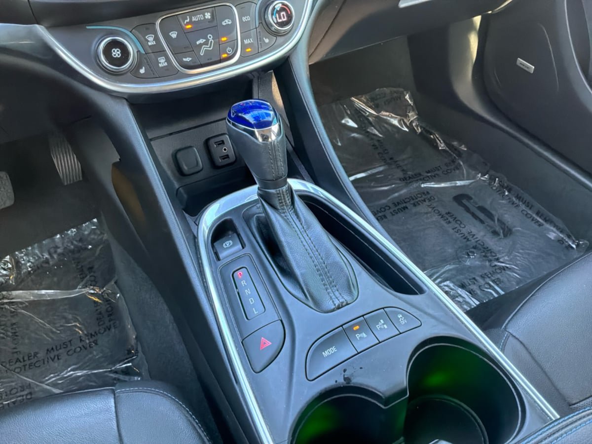 Used 2017 Chevrolet Volt Premier w/ Driver Confidence II Package FWD image 16