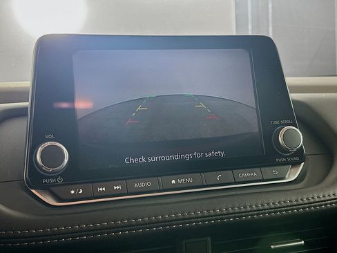Used 2023 Nissan Rogue S FWD image 22