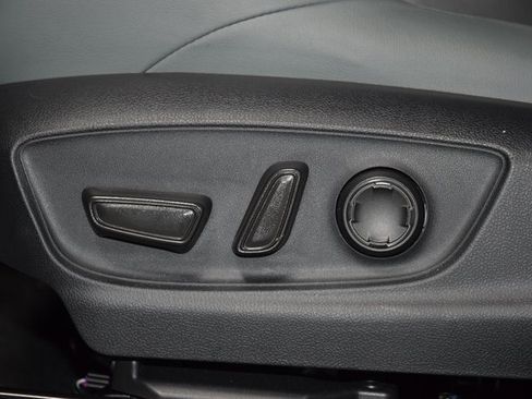 Used 2025 Toyota Tacoma Trailhunter image 49