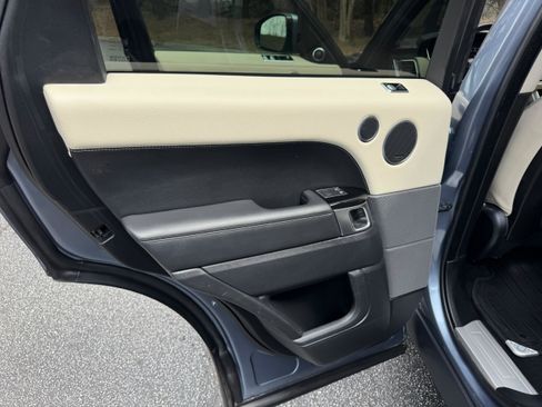 Used 2019 Land Rover Range Rover Sport HSE image 26
