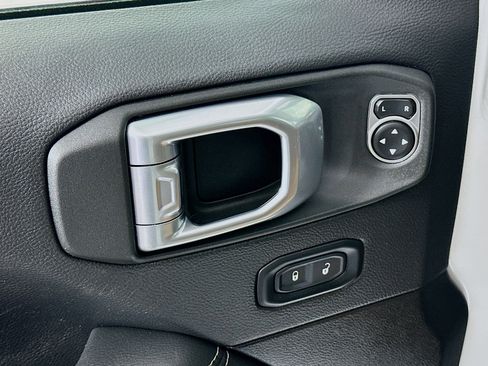 Used 2023 Jeep Wrangler Unlimited Sahara w/ Cold Weather Group AWD/4WD image 15