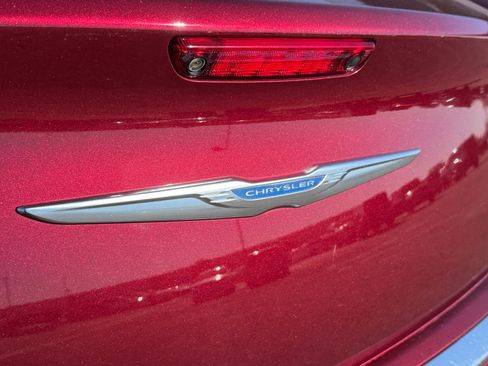 Used 2022 Chrysler 300 Touring image 27