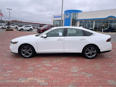 Certified 2023 Honda Accord EX image 33