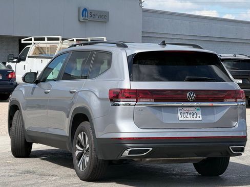 Used 2026 Volkswagen Atlas SE FWD image 2