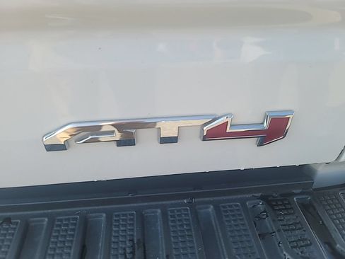 Used 2025 GMC Sierra 1500 AT4 w/ AT4 Premium Package AWD/4WD image 12