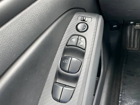 Used 2024 Nissan Altima 2.5 SV FWD image 19