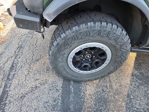 Used 2022 Ford Bronco Badlands image 11