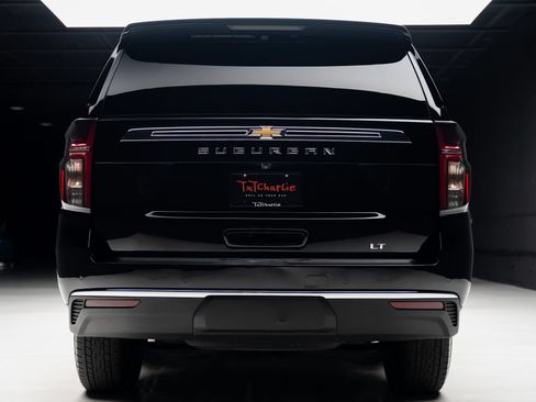 Used 2024 Chevrolet Suburban LT w/ Luxury Package RWD image 27