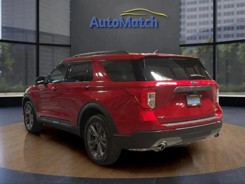Used 2024 Ford Explorer XLT w/ Equipment Group 202A AWD/4WD image 9
