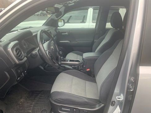 Used 2021 Toyota Tacoma TRD Off-Road image 7