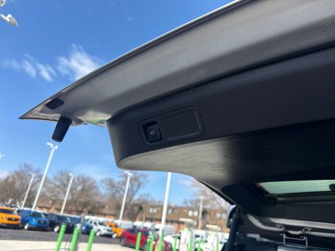 Used 2024 Ford Expedition Max XLT image 13