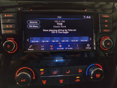 Used 2020 Nissan Rogue S FWD image 25
