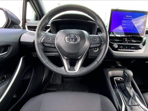 Used 2025 Toyota Corolla SE w/ SE Premium Package image 6