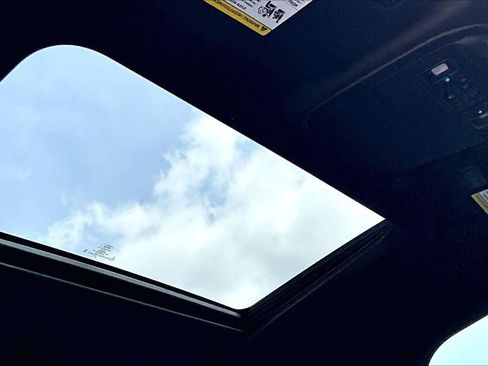 Used 2025 Ford Explorer ST image 16