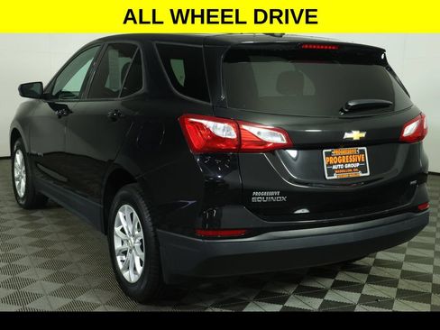 Used 2019 Chevrolet Equinox LS w/ LS Convenience Package AWD/4WD image 4