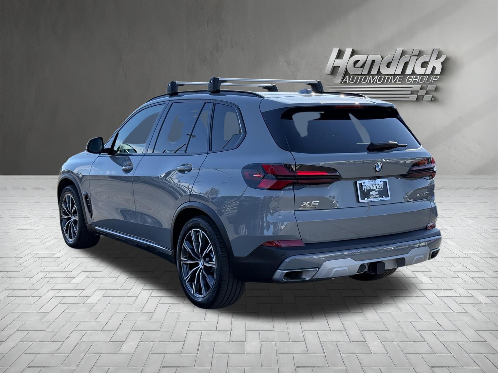 Used 2025 BMW X5 xDrive40i w/ Parking Assistance Package AWD/4WD image 7
